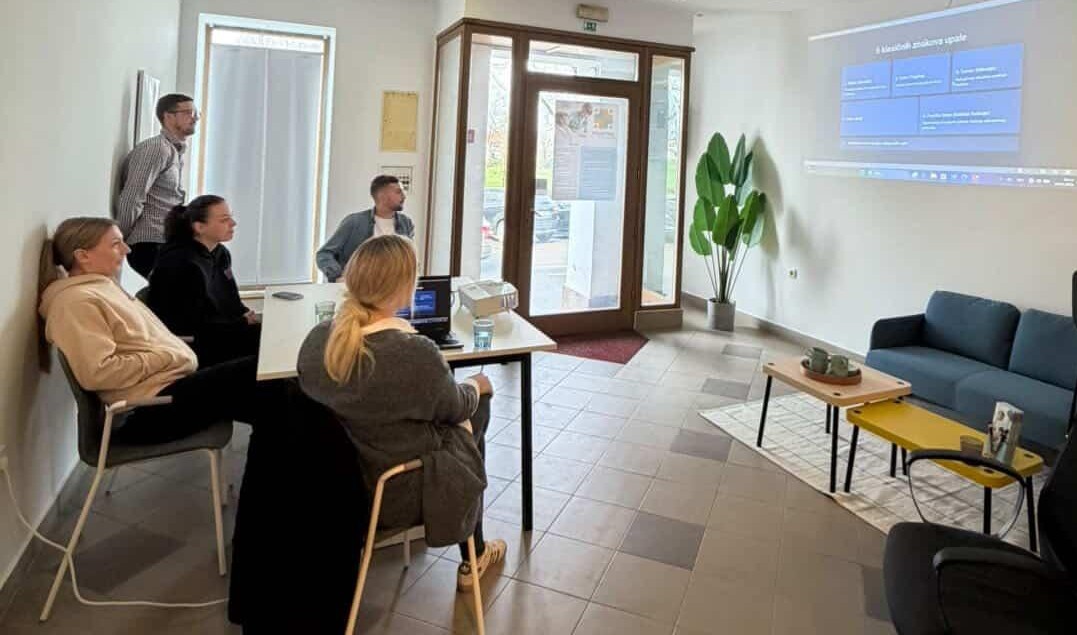 Edukacija za tim zdravstvene njege u kući "Sensum" iz Siska